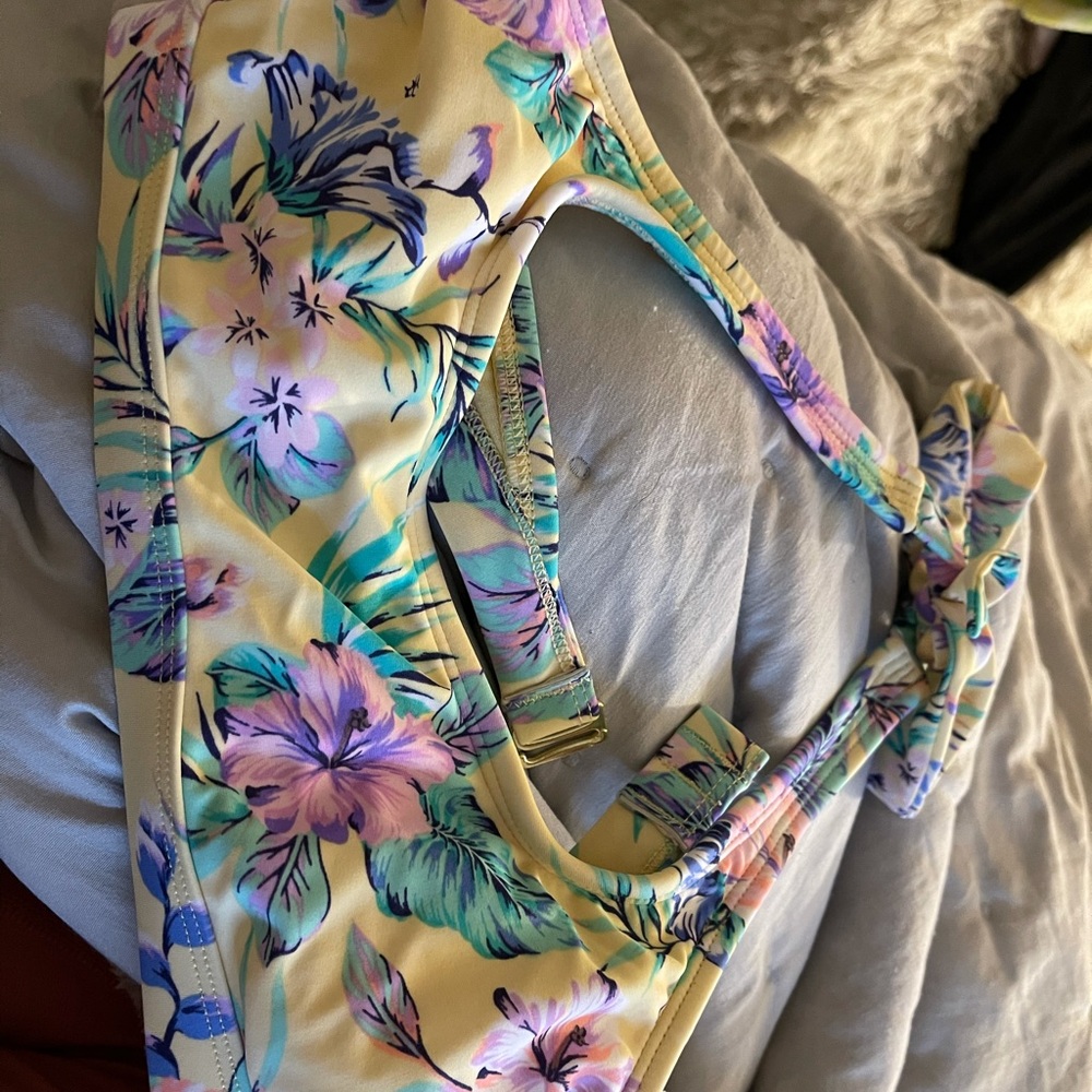 Swim suit top
